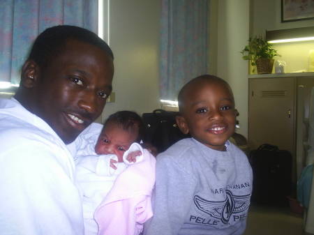 Reshay, Emanuel, and the new little Scott (Emyiah) 9/06/04