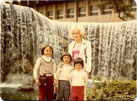 Family Photo '74 +/-