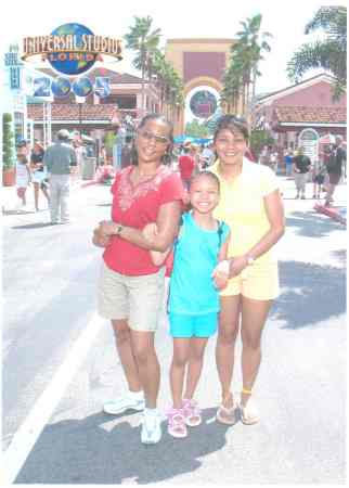 Tanya, Malia and my sister on vacation 2005