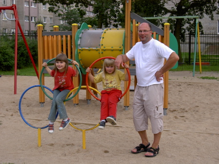 Harri and the girls