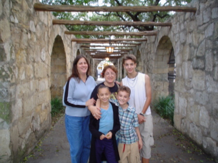 Linda McElhose Ewaniszyk with children and sister-in-law