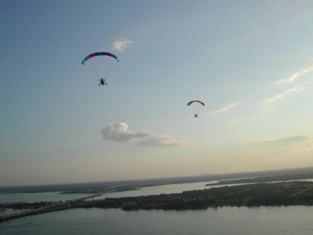 Powered parachuting over Lake Ray Hubbard