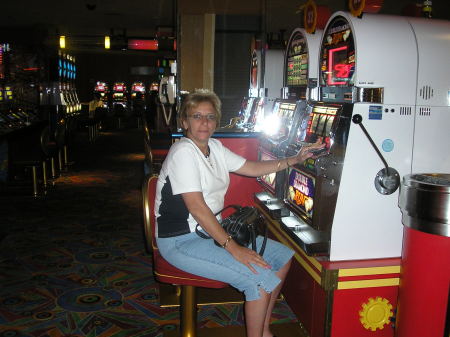 THIS IS ME GAMBLING ALL MY HARD EARNED MONEY IN ATLANTIC CITY 2003