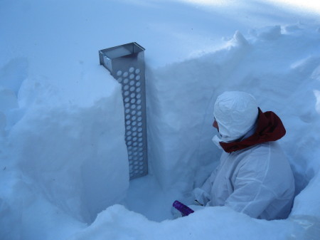 Snow chemistry sampling in the Wind River Range, Wyoming