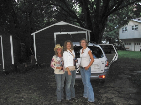 me, mo and robin country thunder