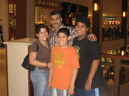 mi hermano Rafael (Fen) y su familia