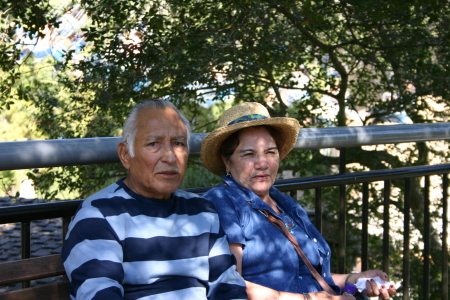 Papa y Mama-Bonfante Gardens 2005
