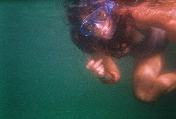 SUSAN SNORKELING IN PANAMA CITY 2005