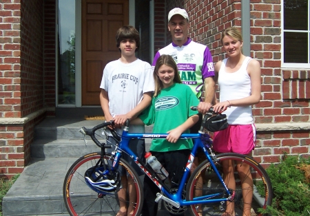 Tyler (6/90), Kelsey (5/93) and Jenna (12/88) in MN '05