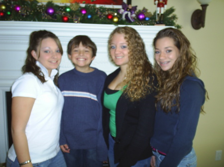 Christmas '05... Erika,15 ~ Joe,9 ~ Melissa,17 ~ Allison,13