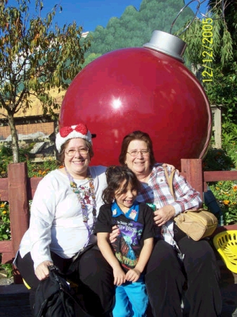 Bonnie, Pat and Hailee 12/2005