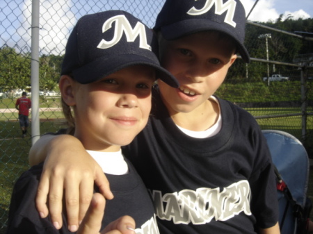 Collin and Caylin/Baseball 2006