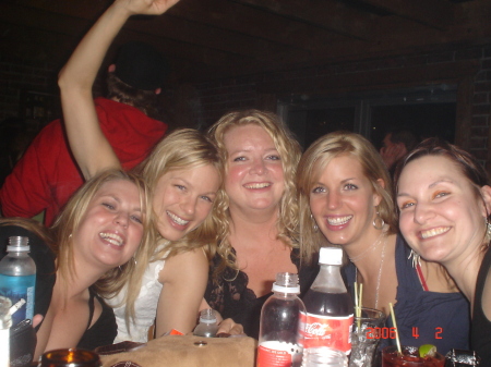 Lis, me, Stacy, Ang & Jen -- In da club...