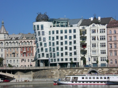 Miluni and Gehry's Dancing House