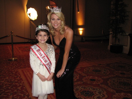 Ava and Lauren Nelson Miss America '07