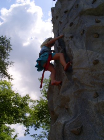 Malena, Climbing the Wall