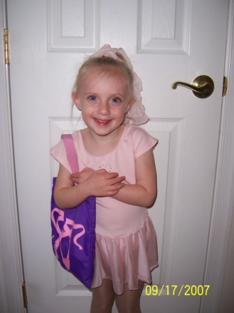 Lily(3) - first day of dance class!