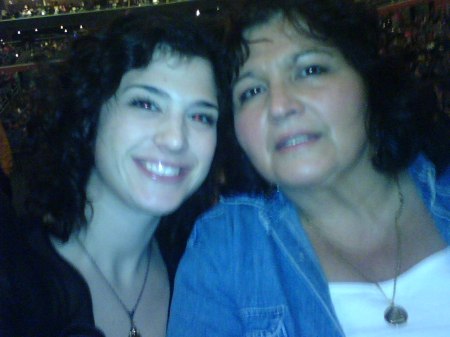 mom and ju at rascall flatts concert