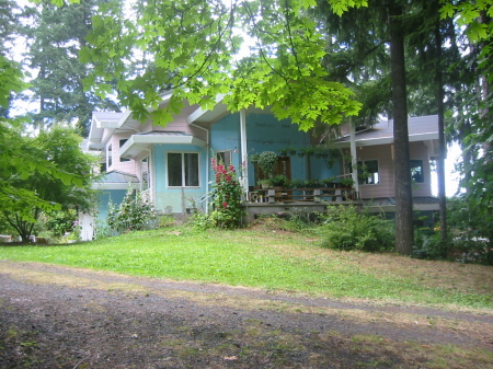 View of the home as you come up the driveway