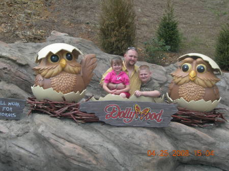 Jeff, Alex, and Madie at Dollywood April 2008