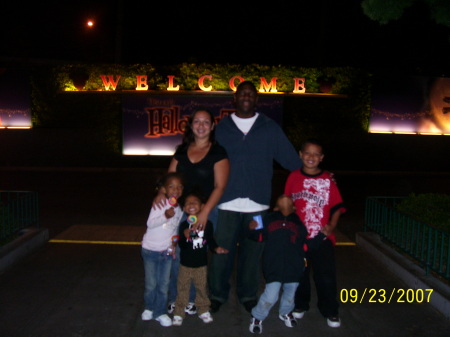 THE WHOLE FAMILY AT DISNEYLAND