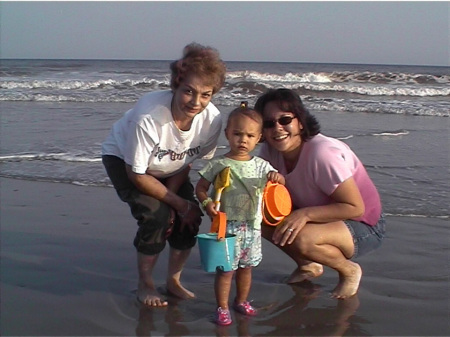 Presley, Nana and Carolynn at the beach