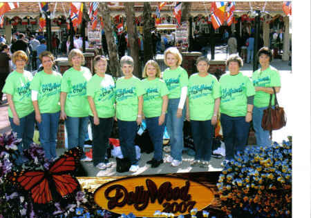 64 girlfriends at dollywood 2007