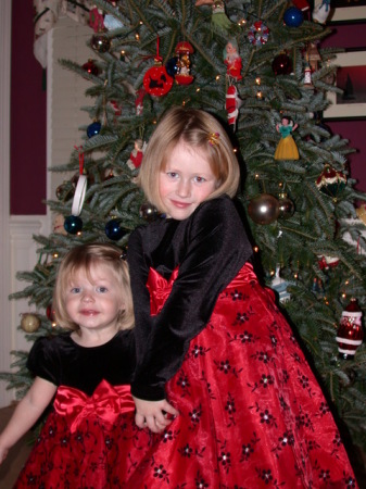 Sophia and Maya at Christmas!