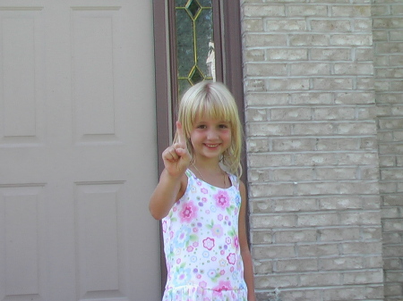 Brooke starting 1st grade.