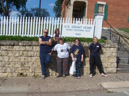 Family at U.S. Grant's home in Galena, IL (2006)