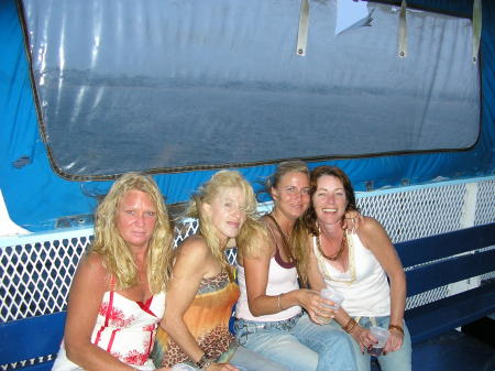 More sailing with blondes