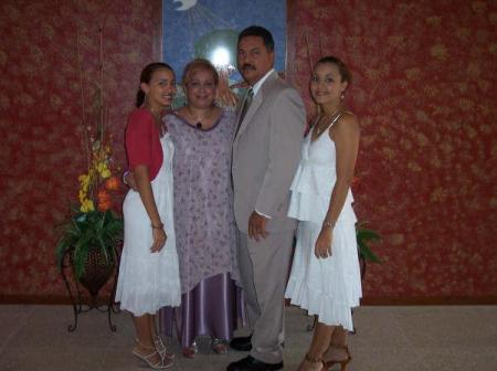 Mi esposo, mis hijas y Yo