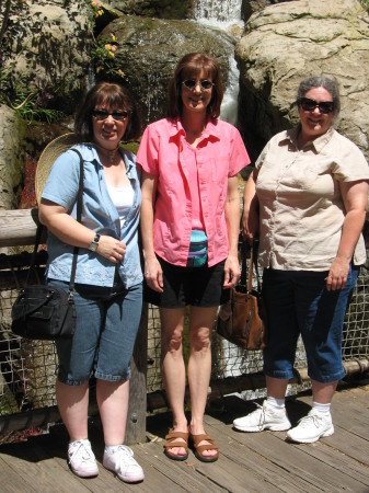 Linda, Sue and I in 2008