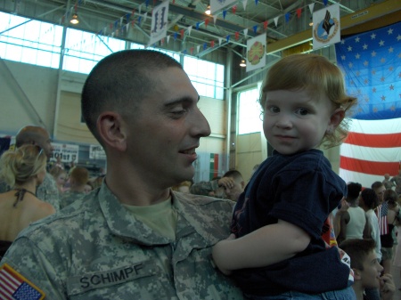 Daughter Rylan, 2 years, Welcoming daddy home from 2nd Iraq tour