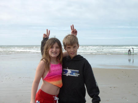 2 younger children Nick & Brooke Bennett 2004