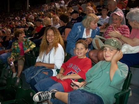 Mom, Nolan, & Quinn At Pawtucket 08-30-07