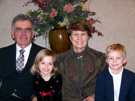 Robert and Donna Wright with grandchildren Laura & Alex