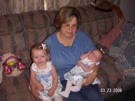 Kim and granddaughters Shaelyn and Schyenne