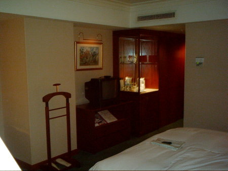 Evergreen hotel room China 2004