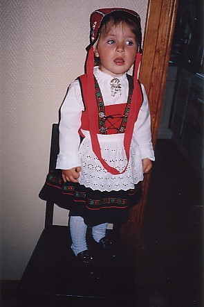 My eldest daughter Live(who was 6 february 2007) dressed in a national costume