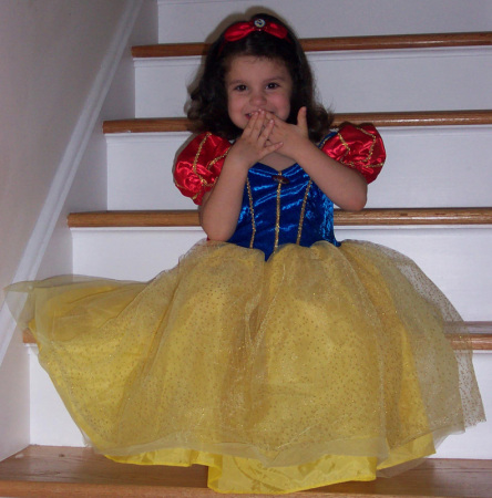 Alyssa as Snow White (Halloween '06)