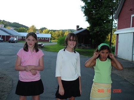 My girl Julia in the middle, with her cousins Nora and Olivia