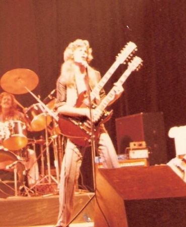 1977 at the Agora Ballroom
