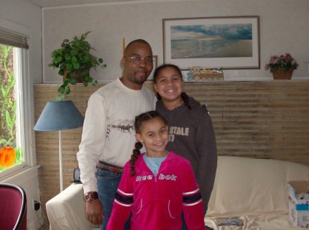 Abagail, Brittani and Dad