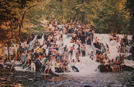 Senior Class picture at Bard Falls