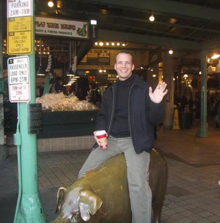 Riding a pig at Seattle Pike Place Market