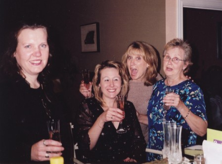 Leslie Elrod, Jennifer Elrod, Lynn Elrod Tanner and Mom abt 2005
