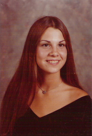 lori senior pic 1978