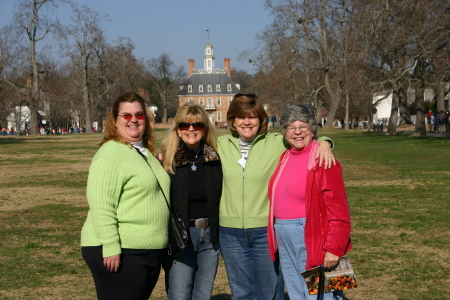 Mitchell girls in Williamsburg 12.2006