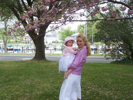 Nicole & Shelby Easter '06